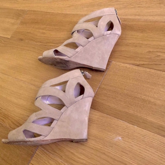 miu miu designer wedges, they run smaller - Picture 4 of 8